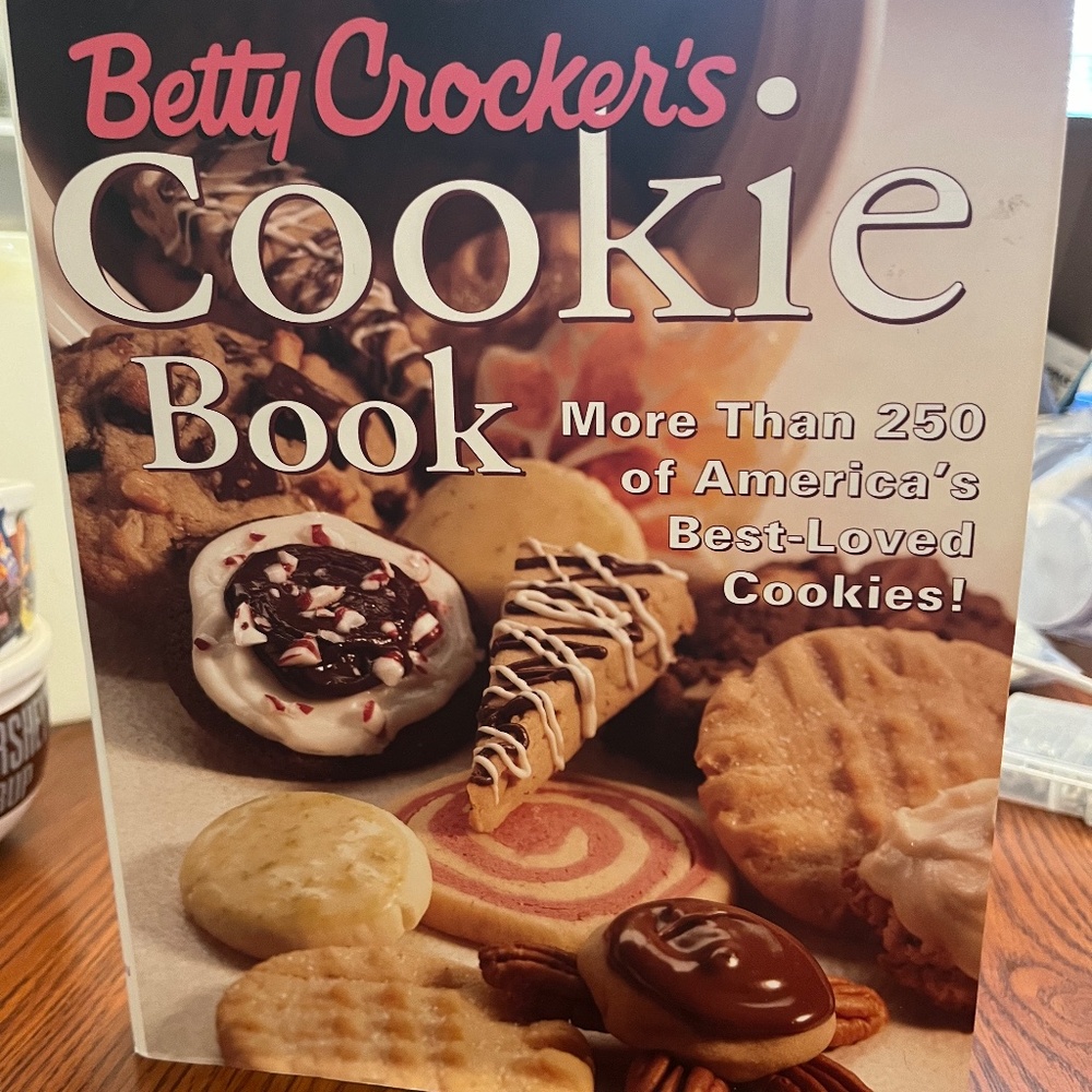BETTY CROCKER  COOK BOOK - COOKIE COOK BOOK -  NEW - BEST-LOVED COOKIE RECIPES - Picture 5 of 5